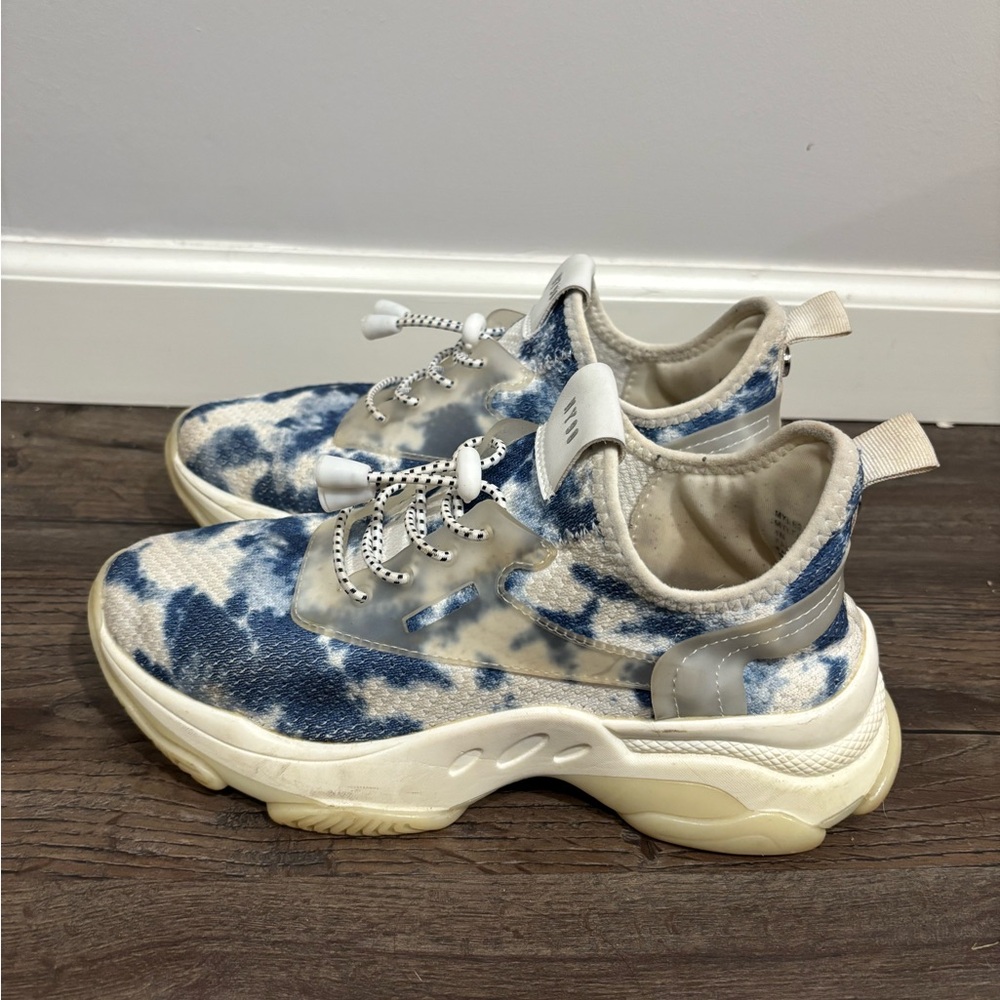 Stylish Blue and White Womens shoes!